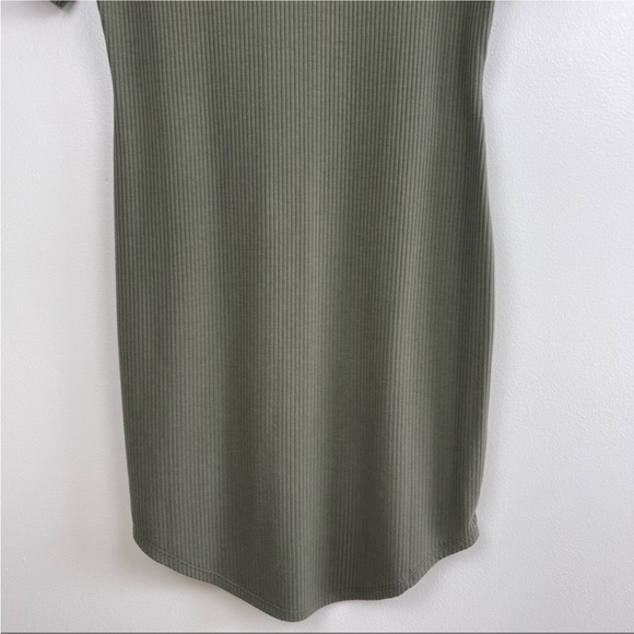 𝅺Charlotte Russe Ribbed Bodycon Sheath Dress - Picture 5 of 8